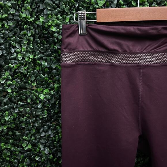 Powerhold Fabletics, Cropped Leggings, Women's Size M - Picture 2 of 7